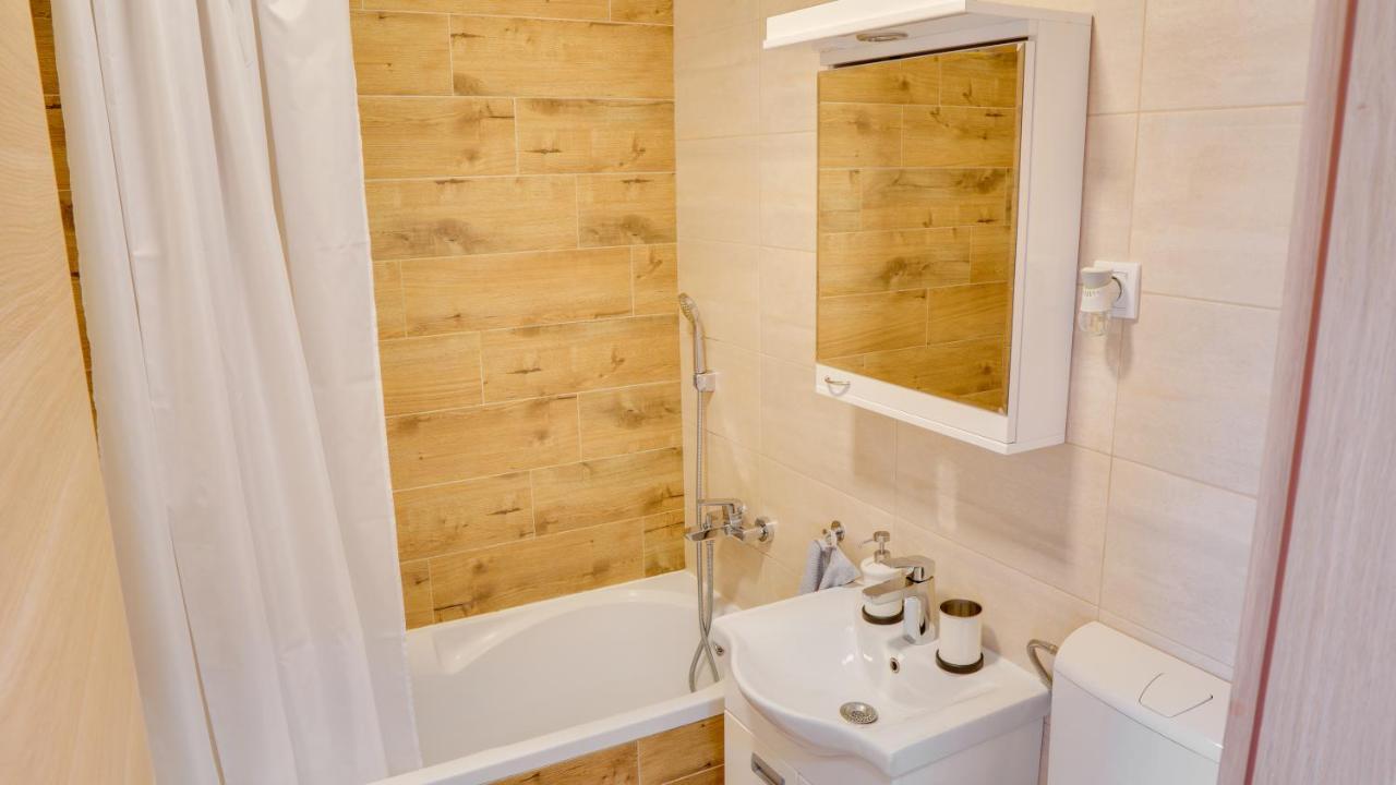 Ferienwohnung Milica 65M2, Free Parking & Wi-Fi Novi Sad Exterior foto