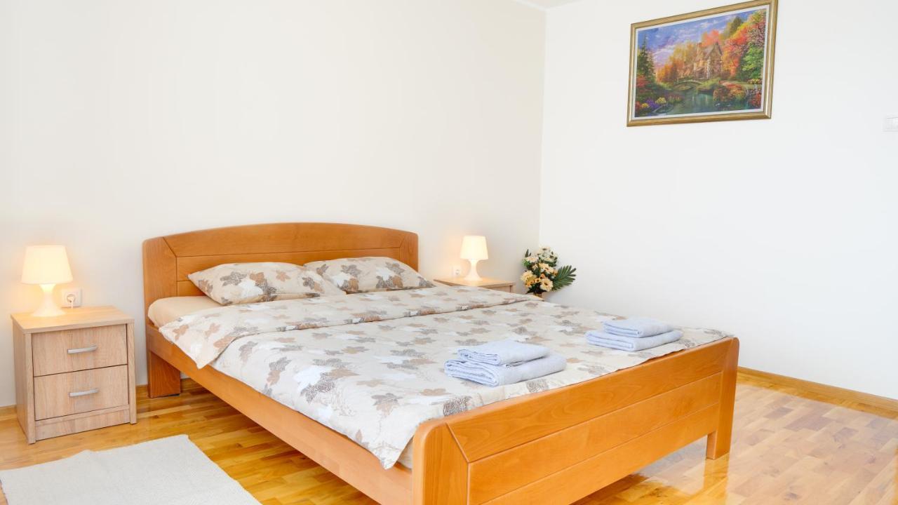 Ferienwohnung Milica 65M2, Free Parking & Wi-Fi Novi Sad Exterior foto