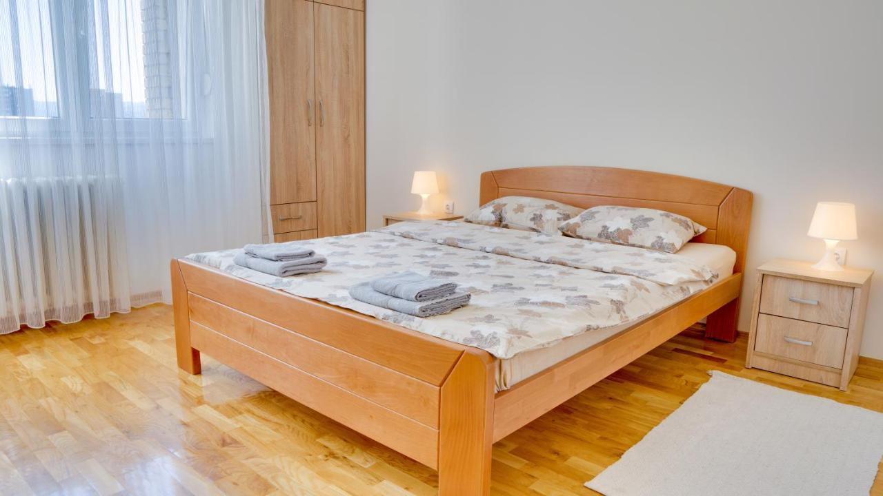 Ferienwohnung Milica 65M2, Free Parking & Wi-Fi Novi Sad Exterior foto