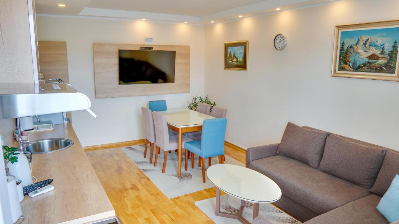 Ferienwohnung Milica 65M2, Free Parking & Wi-Fi Novi Sad Exterior foto