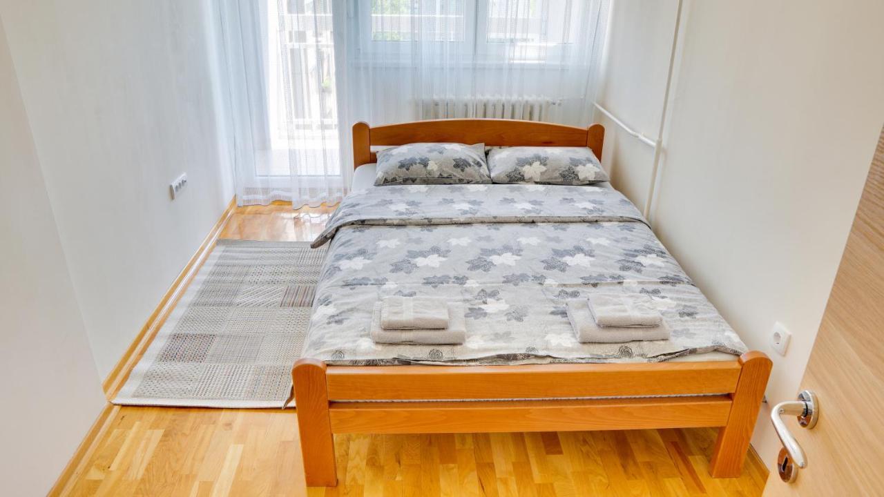 Ferienwohnung Milica 65M2, Free Parking & Wi-Fi Novi Sad Exterior foto
