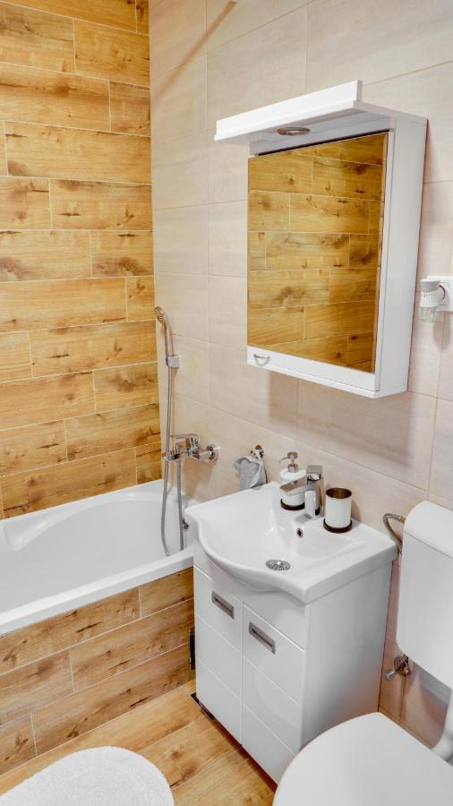 Ferienwohnung Milica 65M2, Free Parking & Wi-Fi Novi Sad Exterior foto
