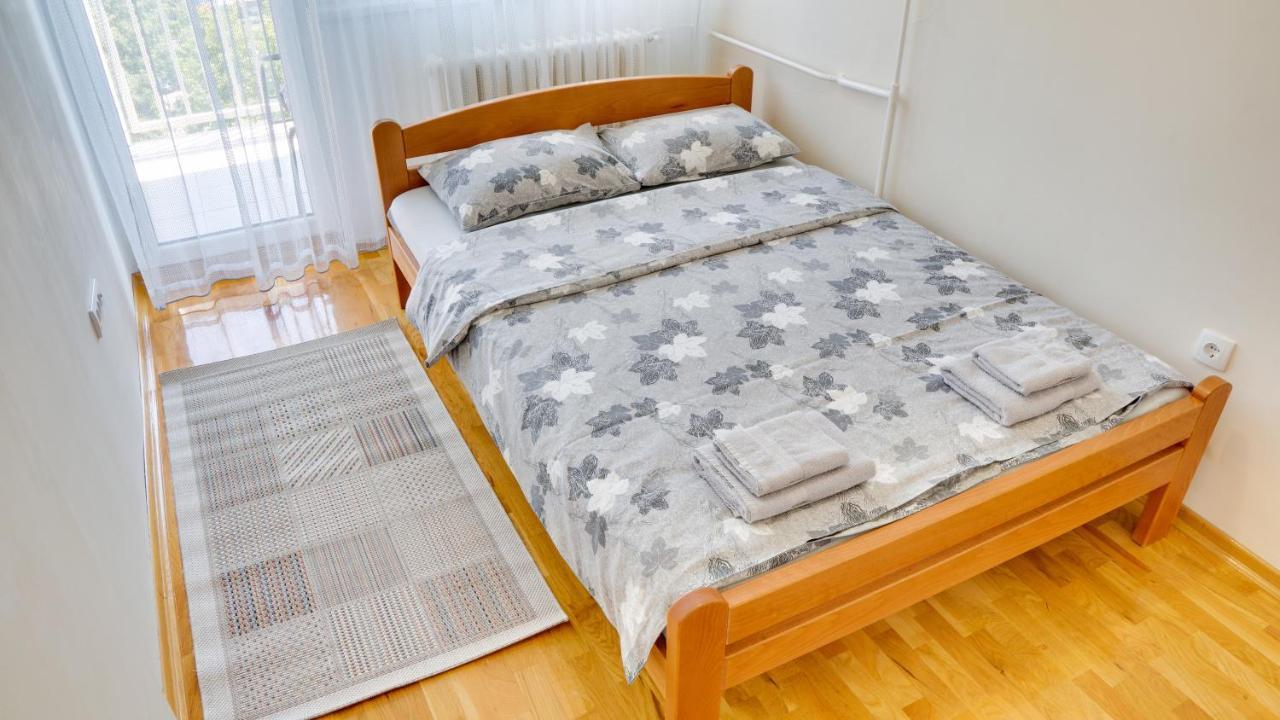 Ferienwohnung Milica 65M2, Free Parking & Wi-Fi Novi Sad Exterior foto