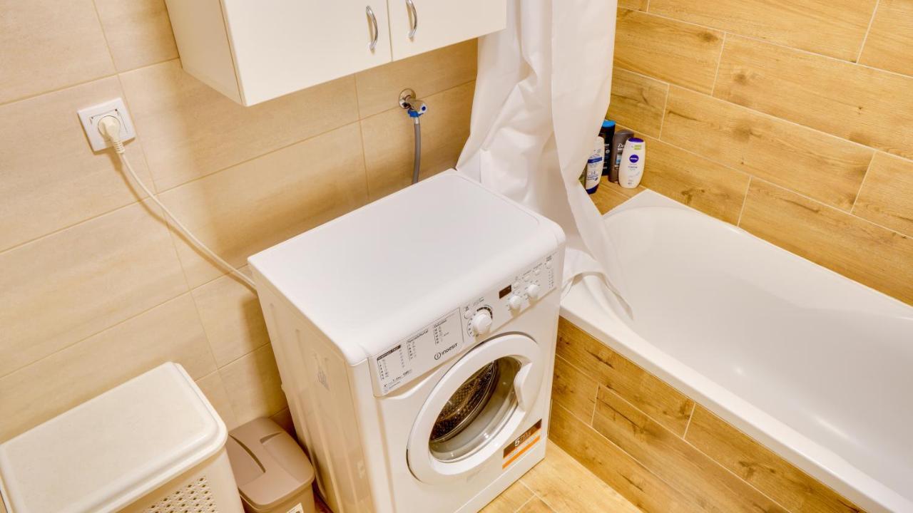 Ferienwohnung Milica 65M2, Free Parking & Wi-Fi Novi Sad Exterior foto