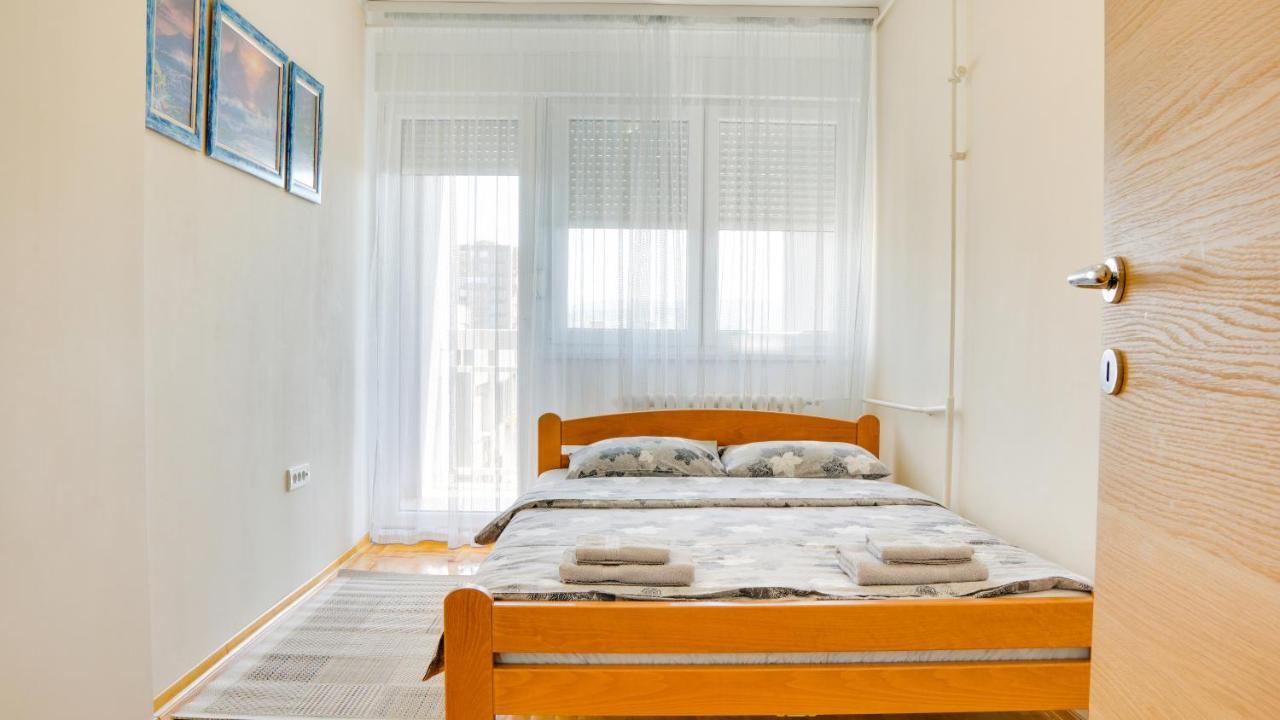 Ferienwohnung Milica 65M2, Free Parking & Wi-Fi Novi Sad Exterior foto